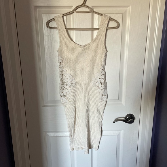 Lace cream sweater dress WORN ONCE - Picture 5 of 5
